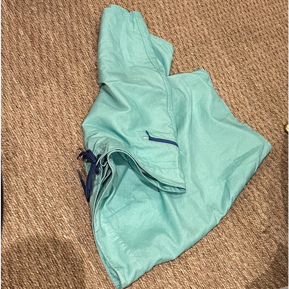 Vineyard Vines men’s board shorts size 35 - Picture 2 of 6